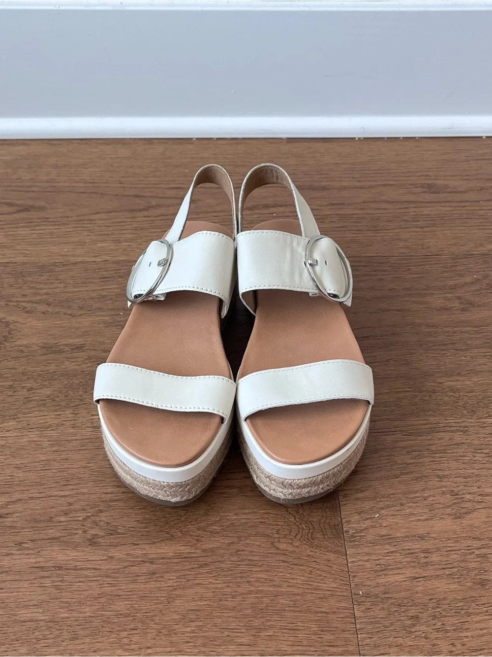 UGG April Chalk White Leather Platform Espadrilles Buckle Sandals Women Size 7
